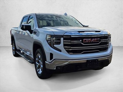 Used 2023 GMC Sierra 1500 SLT image 3