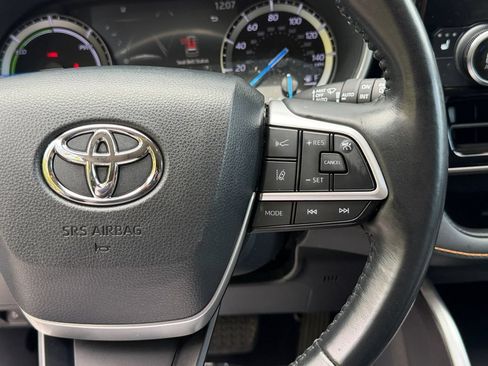 Used 2022 Toyota Highlander Bronze Edition AWD/4WD image 19