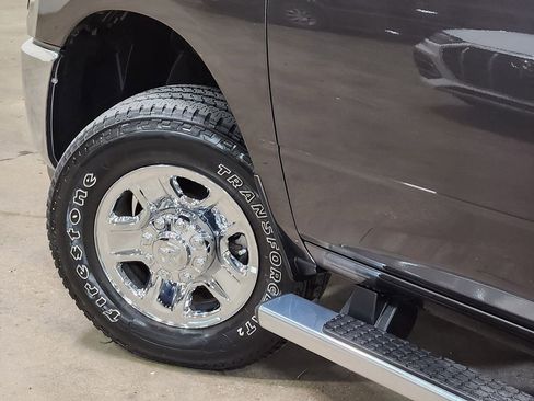 Used 2024 RAM 2500 Tradesman w/ Chrome Appearance Group image 23