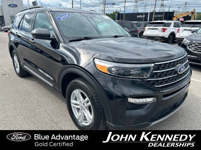 Certified 2024 Ford Explorer XLT w/ Equipment Group 202A AWD/4WD image 4