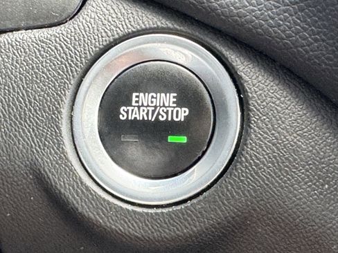 Used 2020 Chevrolet Equinox LT FWD image 15