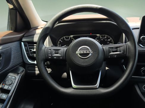 Used 2023 Nissan Rogue S AWD/4WD image 11