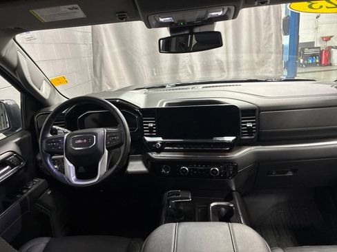 Used 2023 GMC Sierra 1500 SLT w/ SLT Premium Package AWD/4WD image 14