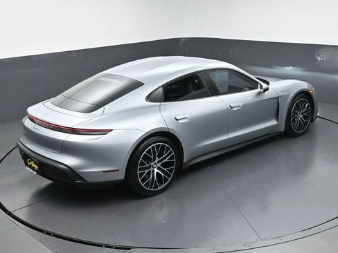 Used 2021 Porsche Taycan RWD image 40