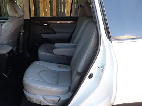Used 2021 Toyota Highlander Limited AWD/4WD image 21