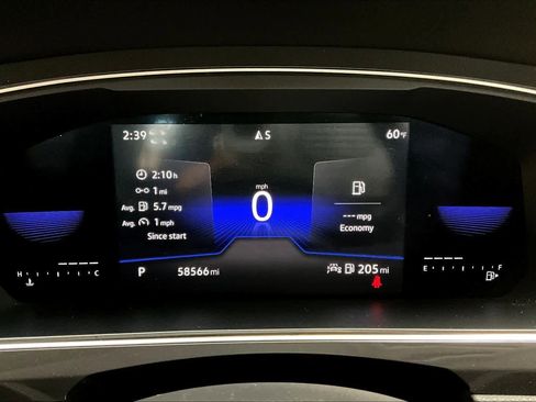 Used 2022 Volkswagen Tiguan SE image 23