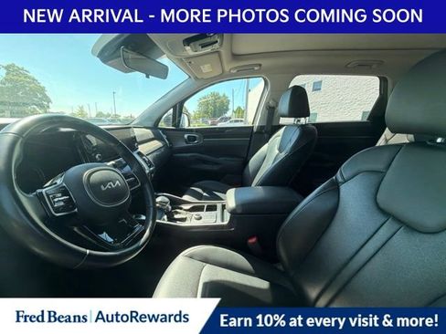 Used 2023 Kia Sorento S w/ Panoramic Sunroof Package AWD/4WD image 12
