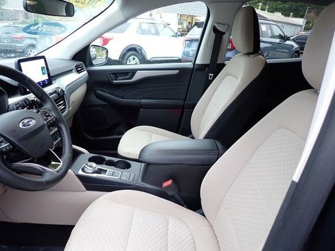 Certified 2022 Ford Escape SE w/ Cold Weather Package image 15