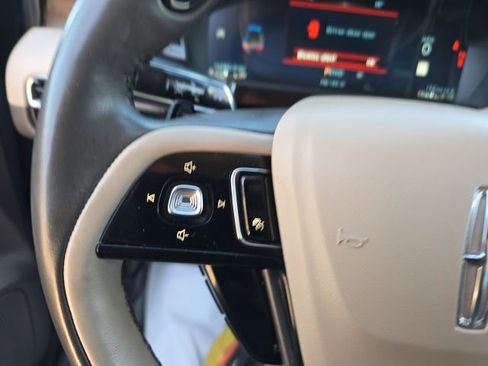 Used 2023 Lincoln Corsair Reserve image 21