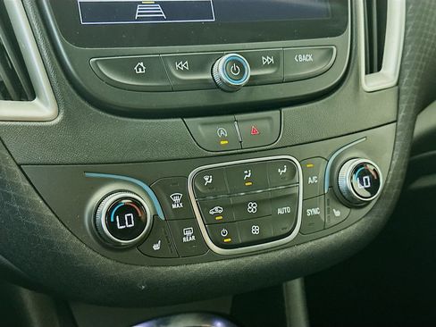 Used 2024 Chevrolet Malibu LT FWD image 18