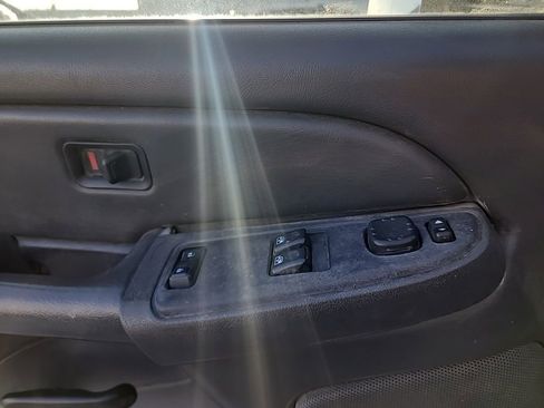 Used 2004 Chevrolet Silverado 2500 LS w/ Heavy-Duty Power Package image 16