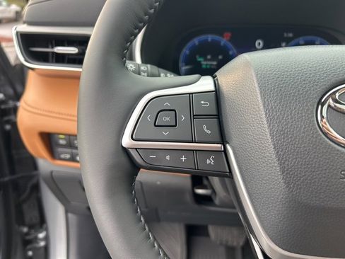 New 2026 Toyota Highlander Platinum image 22