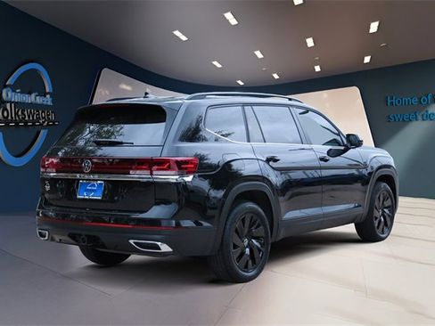 Certified 2025 Volkswagen Atlas SE image 5
