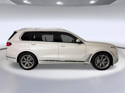 Used 2026 BMW X7 xDrive40i AWD/4WD image 8