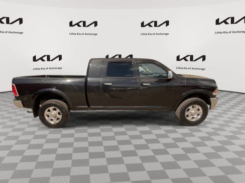 Used 2018 RAM 2500 Laramie w/ Cold Weather Group AWD/4WD image 9