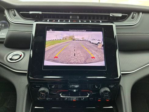 New 2025 Jeep Grand Cherokee L Altitude image 20