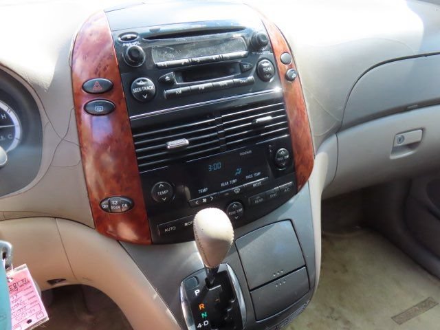 Used 2005 Toyota Sienna XLE w/ XLE Pkg 3 FWD image 21