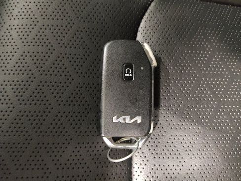Used 2023 Kia Sorento S FWD image 32