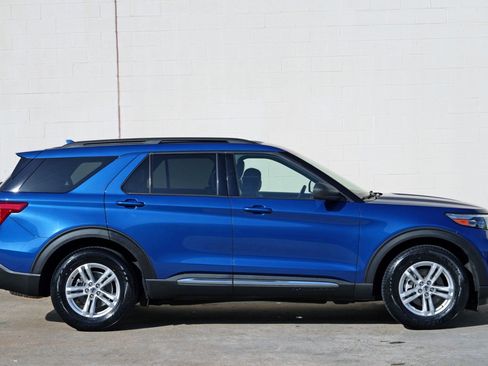 Used 2020 Ford Explorer XLT w/ Equipment Group 202A RWD image 47