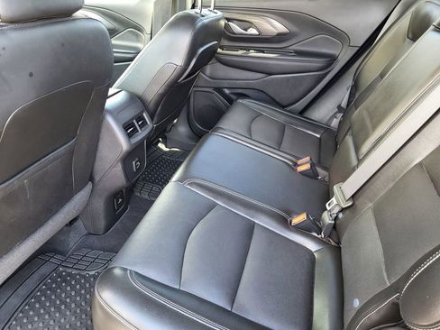 Used 2022 GMC Terrain SLT image 19