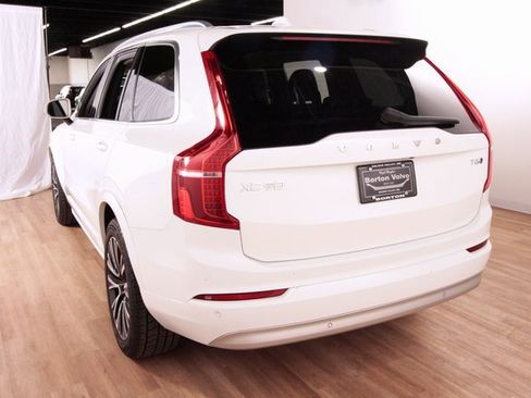 Certified 2022 Volvo XC90 T6 Momentum w/ Protection Package image 8