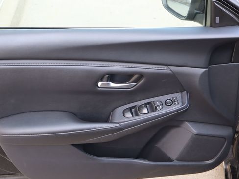 Used 2024 Nissan Sentra SV FWD image 19