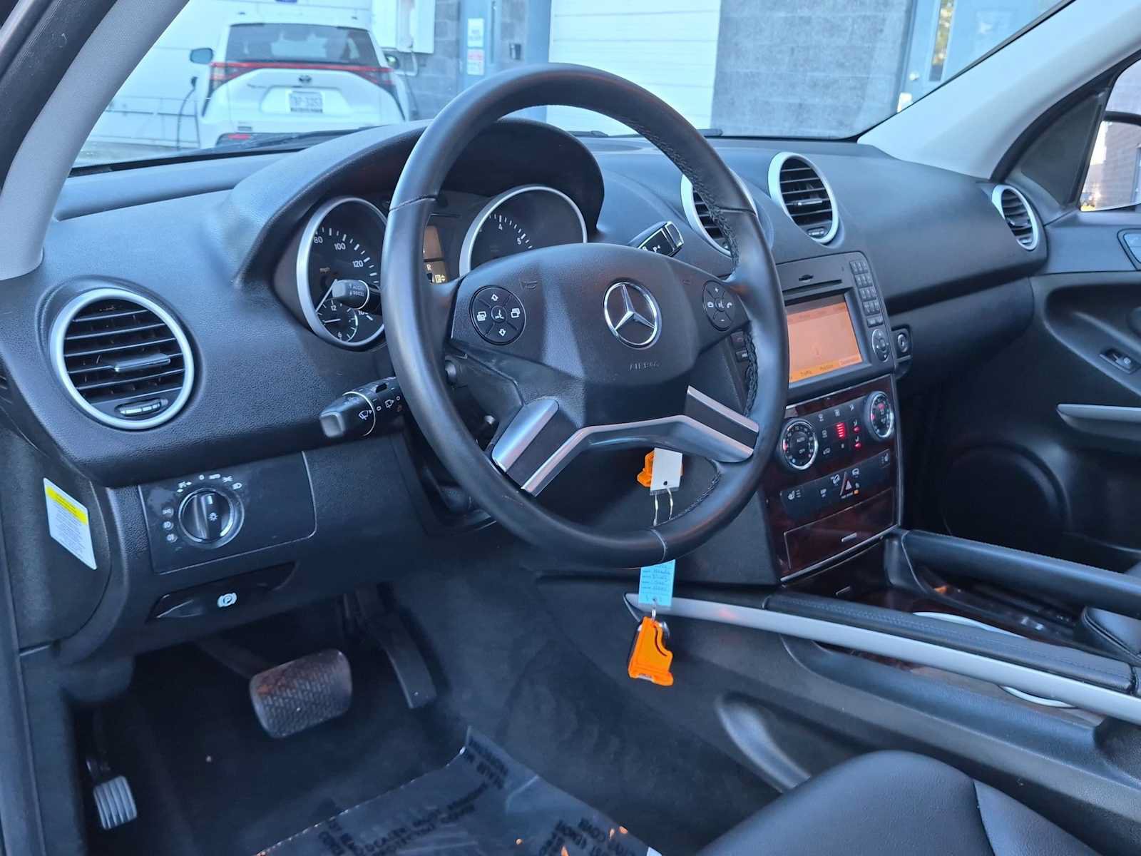 Used 2010 Mercedes-Benz ML 350 4MATIC image 10