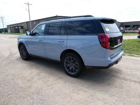 New 2027 Ford Expedition Platinum w/ Stealth Appearance Package AWD/4WD image 7