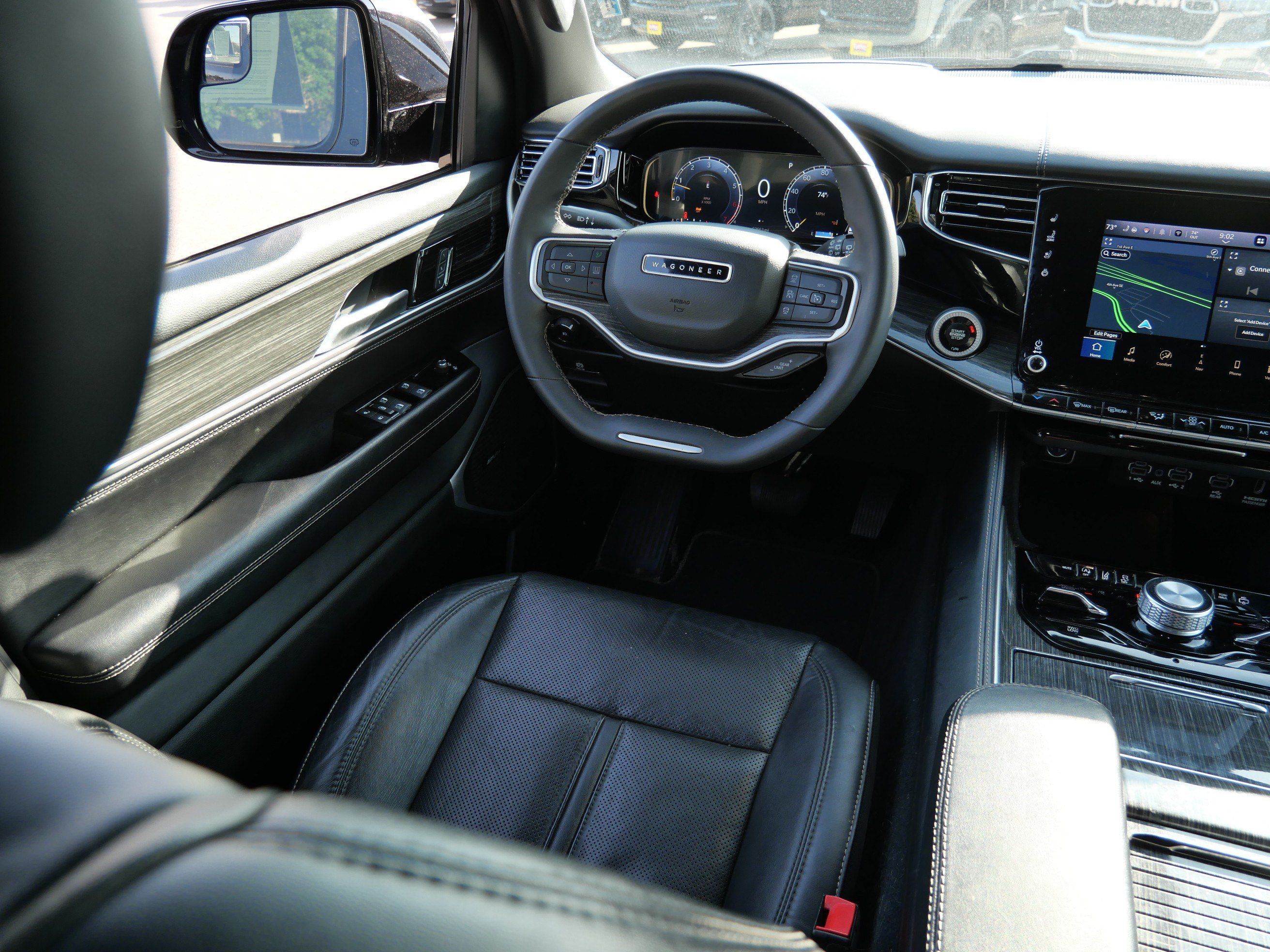 Certified 2022 Jeep Wagoneer Series III w/ Convenience Group I AWD/4WD image 9