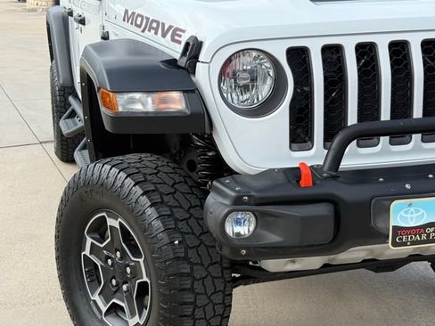 Used 2021 Jeep Gladiator Mojave AWD/4WD image 3