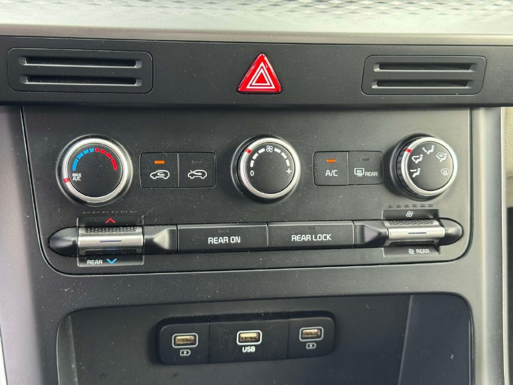 Certified 2024 Kia Carnival LX FWD image 30