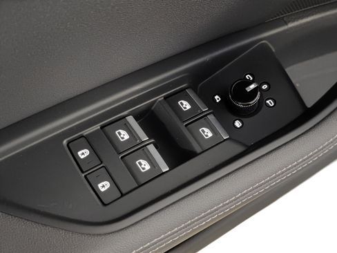 Used 2021 Audi e-tron Premium w/ Black Optic Package image 15