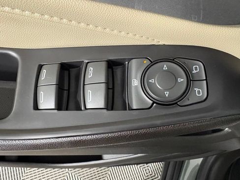 Used 2022 Chevrolet Traverse LT AWD/4WD image 18