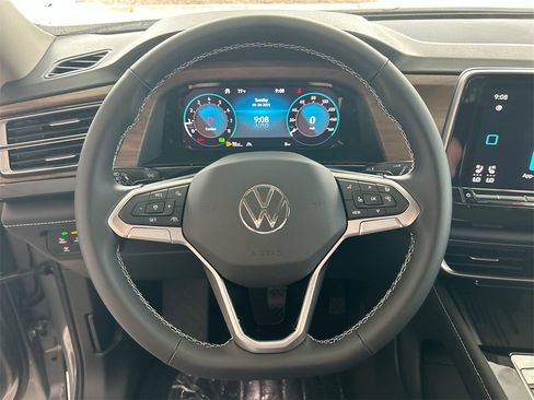 New 2026 Volkswagen Atlas SE image 17