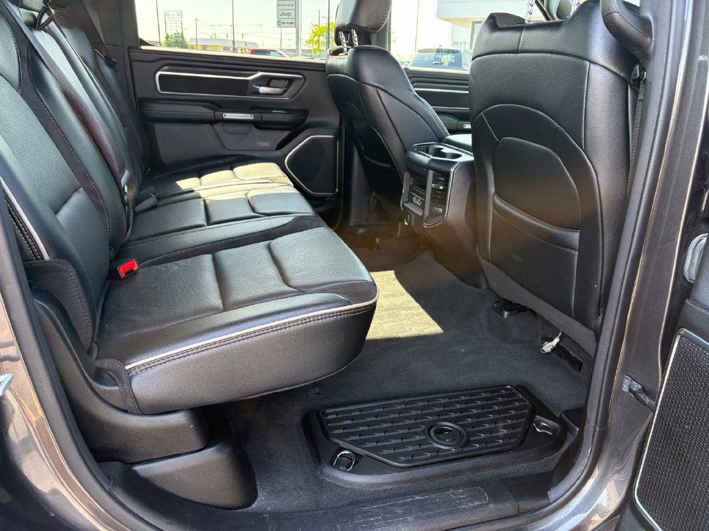 Used 2024 RAM 1500 Laramie AWD/4WD image 12