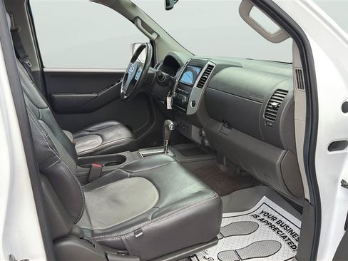 Used 2012 Nissan Frontier PRO-4X AWD/4WD image 15