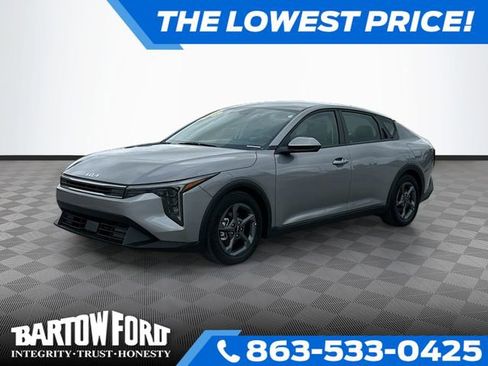 Used 2025 Kia K4 FWD image 1