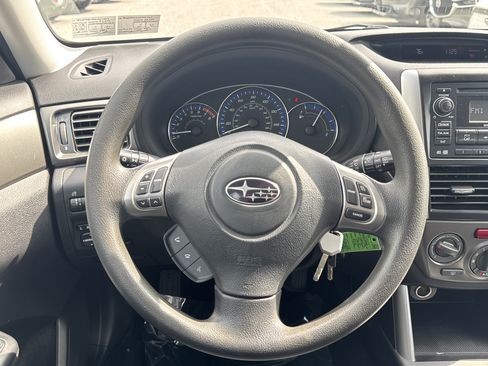Used 2013 Subaru Forester 2.5X w/ Popular Pkg 1 AWD/4WD image 3