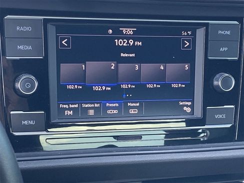 Certified 2024 Volkswagen Jetta Sport image 22