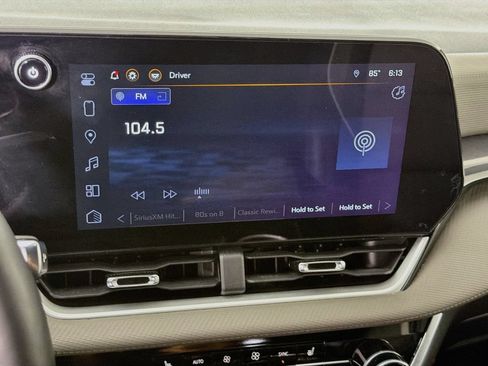 Used 2025 Chevrolet Equinox LT w/ Convenience Package II FWD image 17