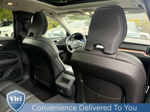 Used 2025 Volvo V60 B5 Cross Country Plus AWD/4WD image 27