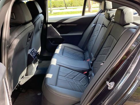 Used 2025 BMW i5 eDrive40i w/ Premium Package image 41