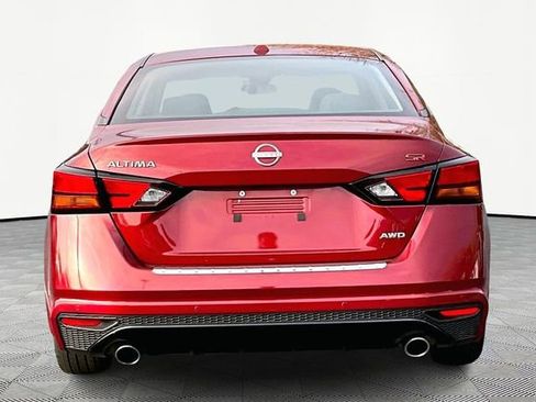 Used 2023 Nissan Altima 2.5 SR w/ SR Premium Package image 6