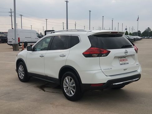 Used 2017 Nissan Rogue SV AWD/4WD image 7