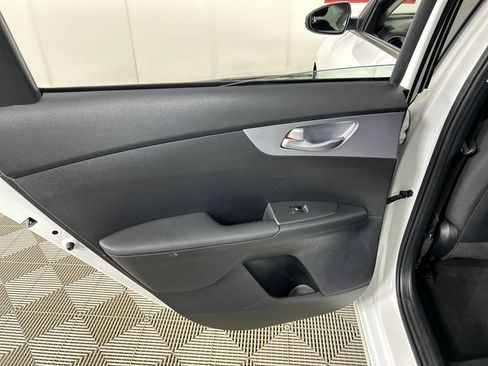 Used 2024 Kia Forte LXS FWD image 16