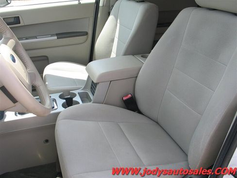 Used 2012 Ford Escape XLT AWD/4WD image 5