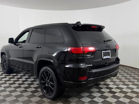 Used 2019 Jeep Grand Cherokee Altitude AWD/4WD image 7