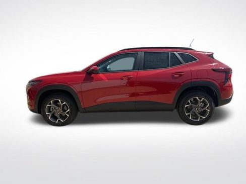 New 2026 Chevrolet Trax LT w/ Driver Confidence Package FWD image 2