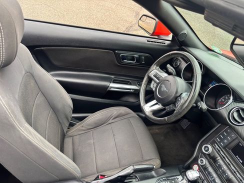 Used 2016 Ford Mustang Convertible RWD image 30