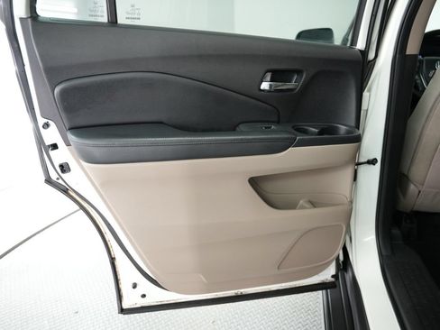 Used 2017 Honda Pilot EX image 34